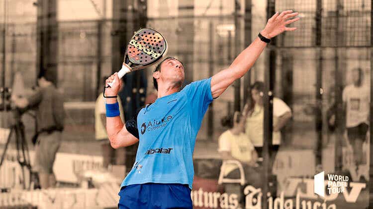 COMMENT JOUER AU PADEL ? CONSEILS ET RÈGLES DE BASE