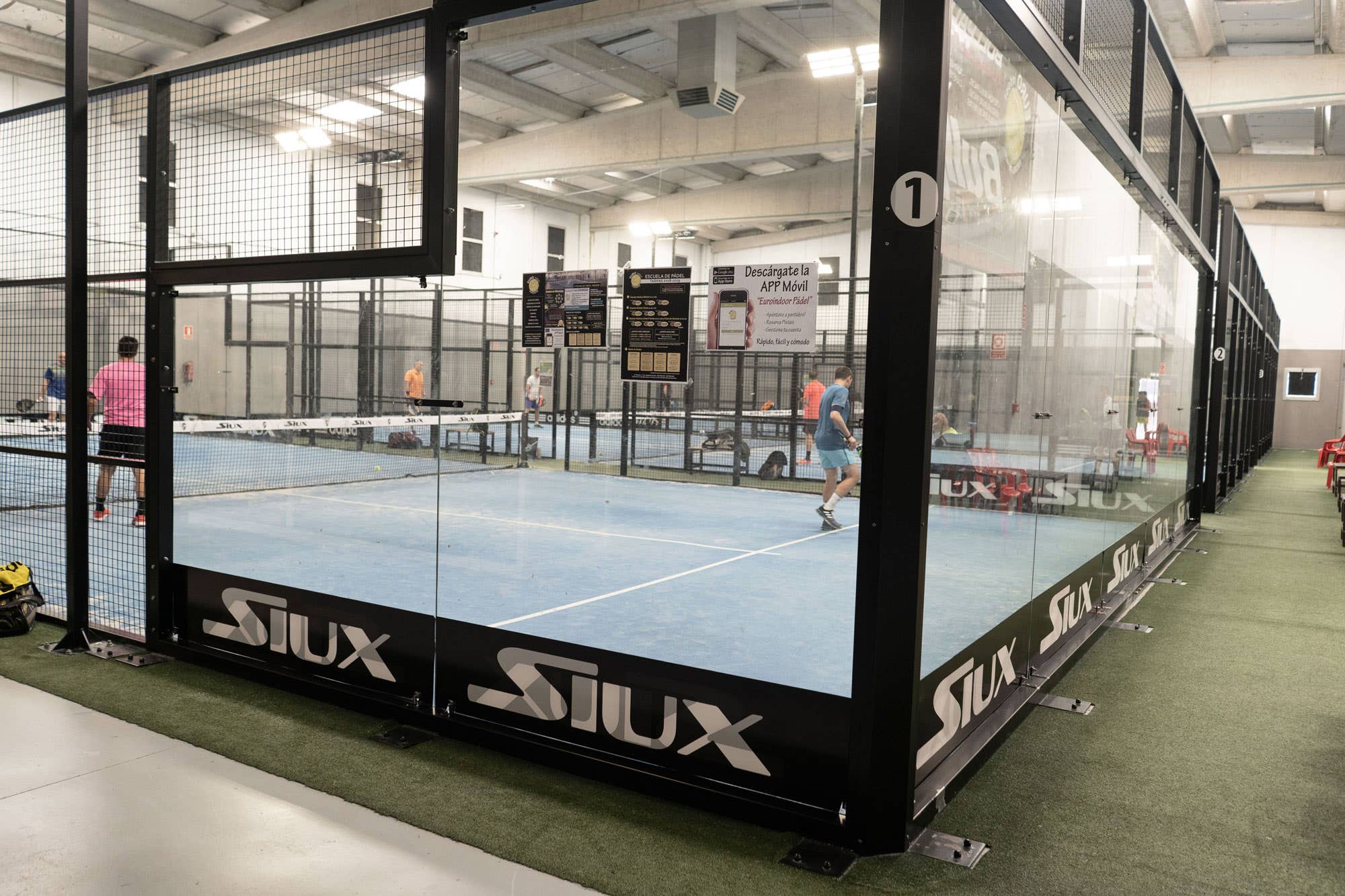 Pistas de pádel del club Euroindoor de Madrid